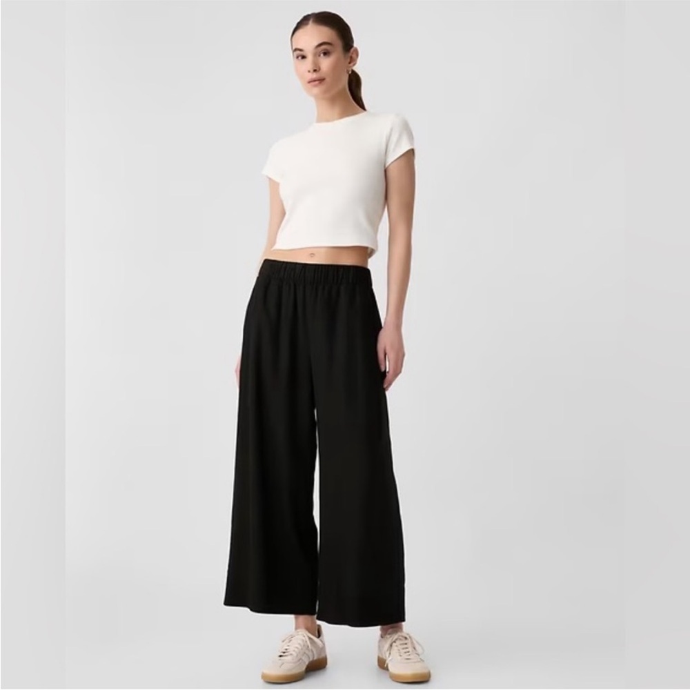 NWT! GAP Black Mid Rise Wide Leg Crop Pull-On Pants - TALL SIZES ONLY 🩷